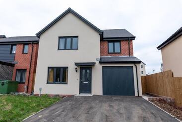 اقامتگاه Beautiful 4 Bed House 15 Mins To Cardiff & Newport