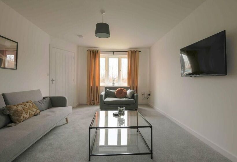اقامتگاه Beautiful 4 Bed House 15 Mins To Cardiff & Newport