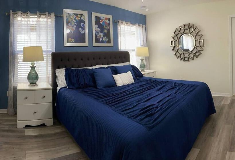 اقامتگاه Beautiful 8 Bedroom Villa Near Disney With Pool