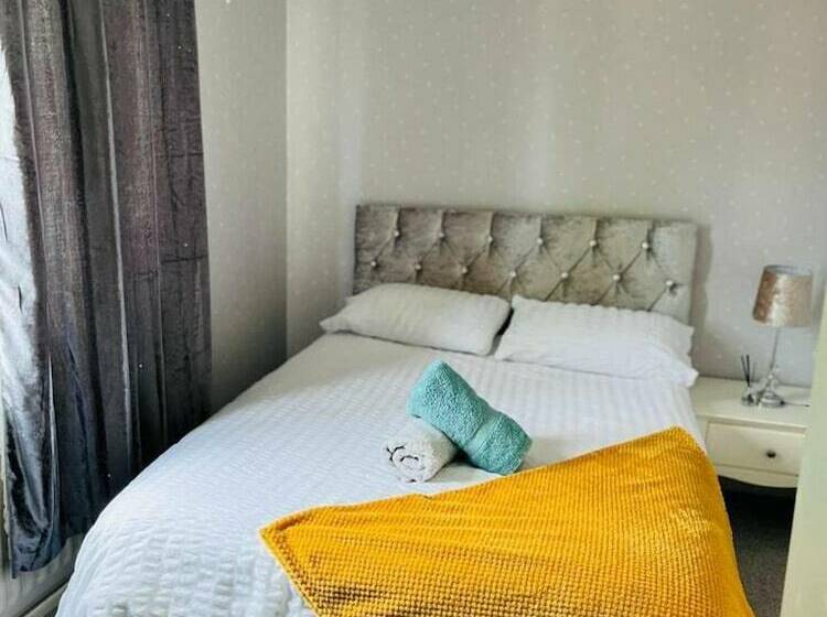 דירת נופש Lovely 2 Bed House In Rochester