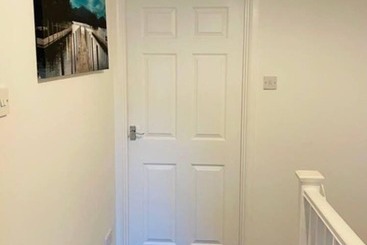 اقامتگاه Lovely 2 Bed House In Rochester