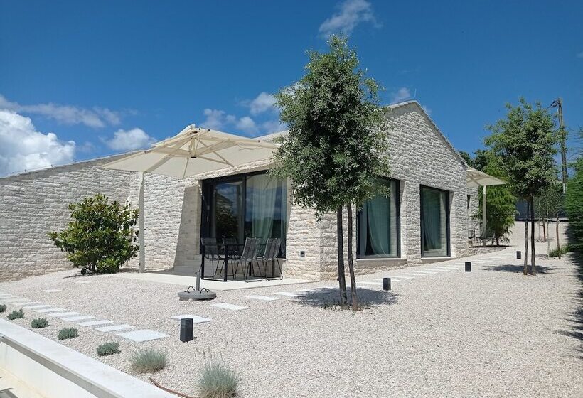 דירת נופש Remarkable 2 Bed House In Zrenj