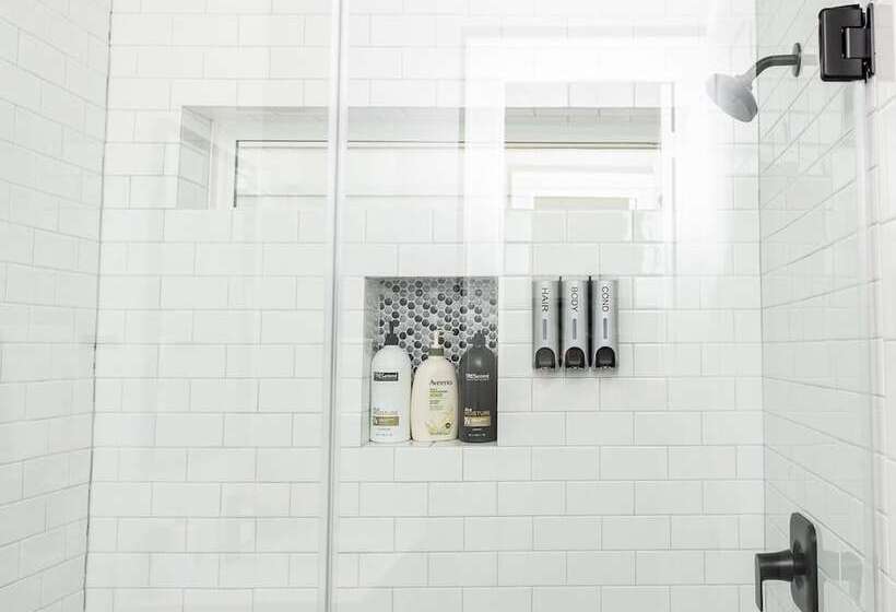 اقامتگاه Stylish Luxury Downtown Home