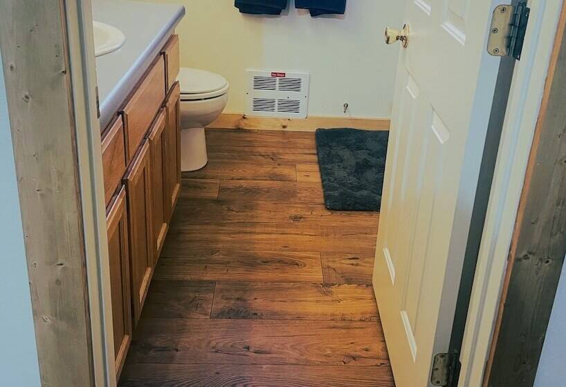 منتجع Travellers Rest Cabins And Rv Park