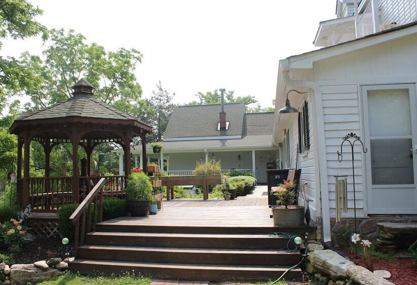 The Sautee Inn Bed & Breakfast