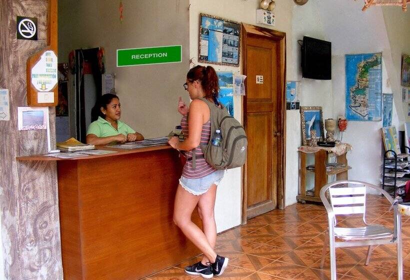 هاستل Hostal Maxima