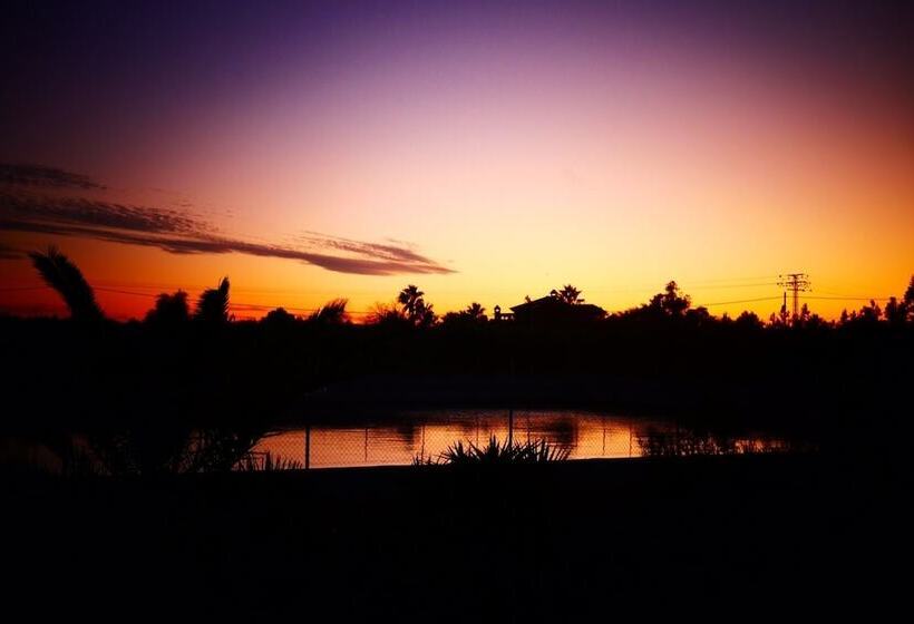 تختخواب و صبحانه Todo Cambia