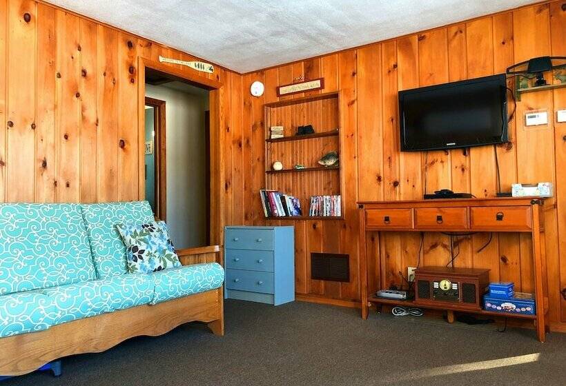 Buckskin Lake Resort   Kodiak