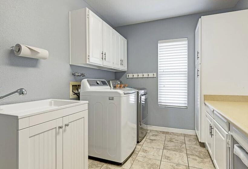 Fountain Hiils 4 Bdrm W/breathtaking Views & Pool!