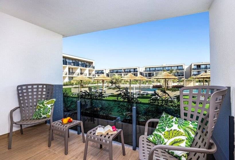 مسافرخانه Resort Del Mar Emotion