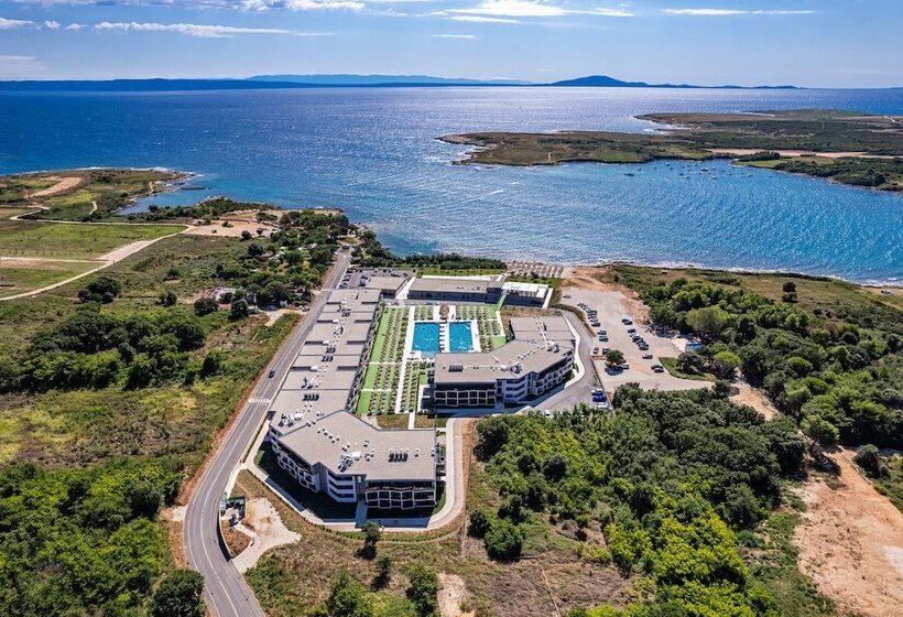 مسافرخانه Resort Del Mar Emotion