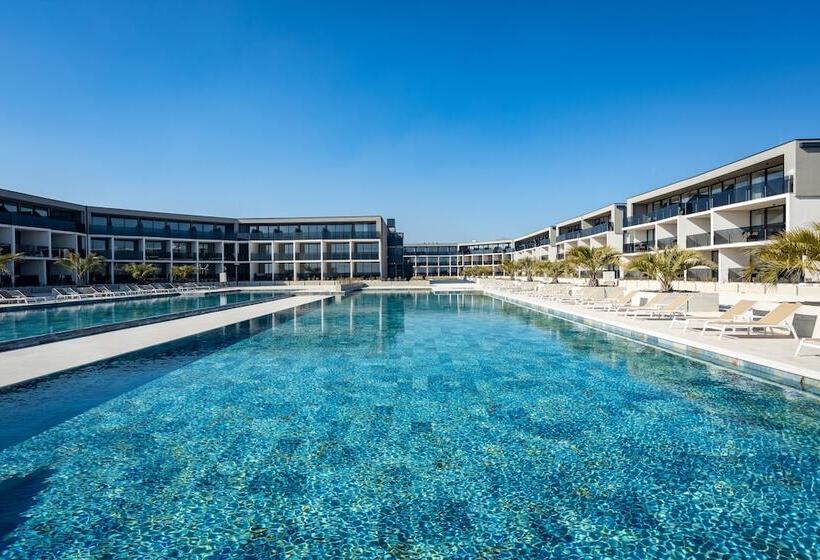 مسافرخانه Resort Del Mar Emotion