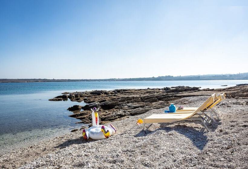 مسافرخانه Resort Del Mar Emotion