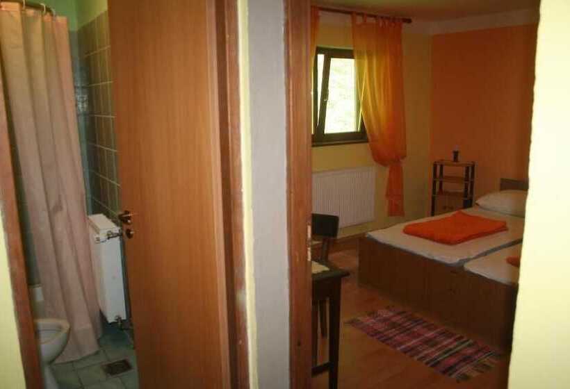 Hostel Flores