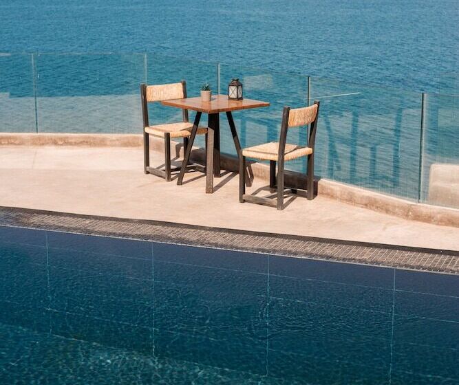 فندق Almyra Oia Suites