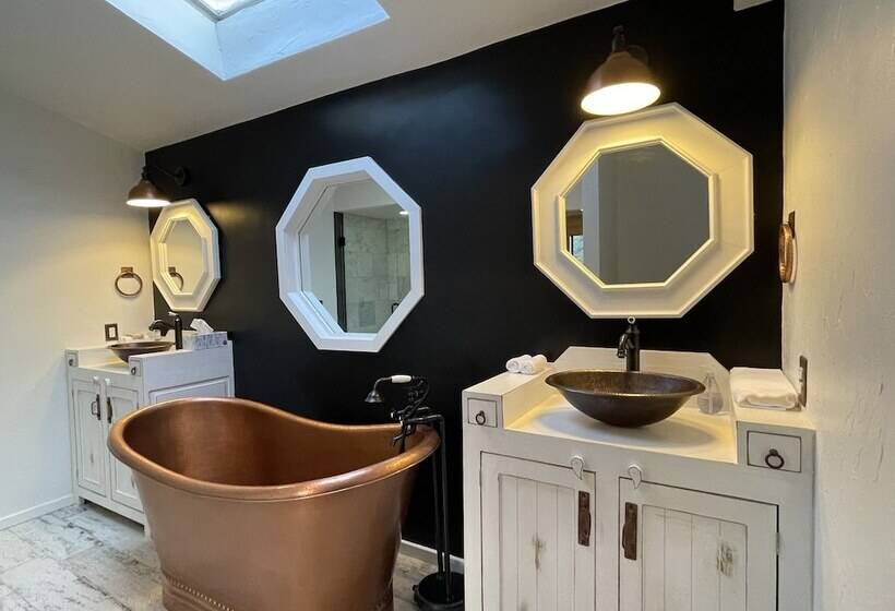Отель Black Tree Resort   The Lodge