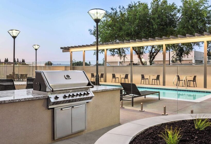 هتل Hampton Inn Stockton, Ca