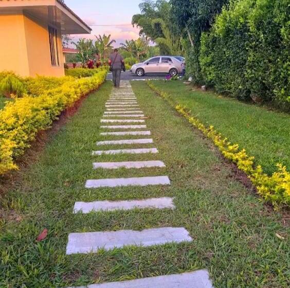 هتل روستایی Finca Hotel El Amanecer