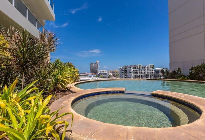 هتل Signatures On Knuckey