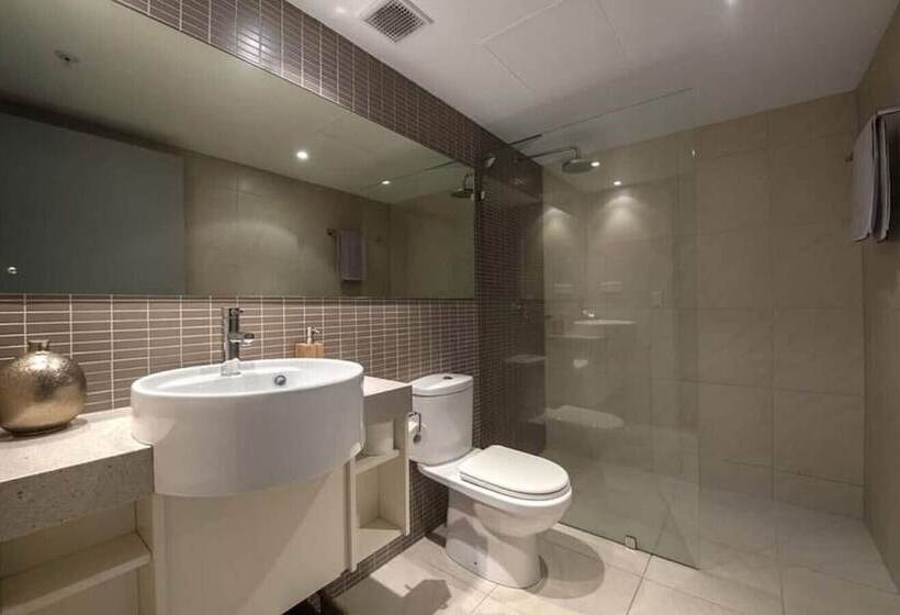 هتل Signatures On Knuckey