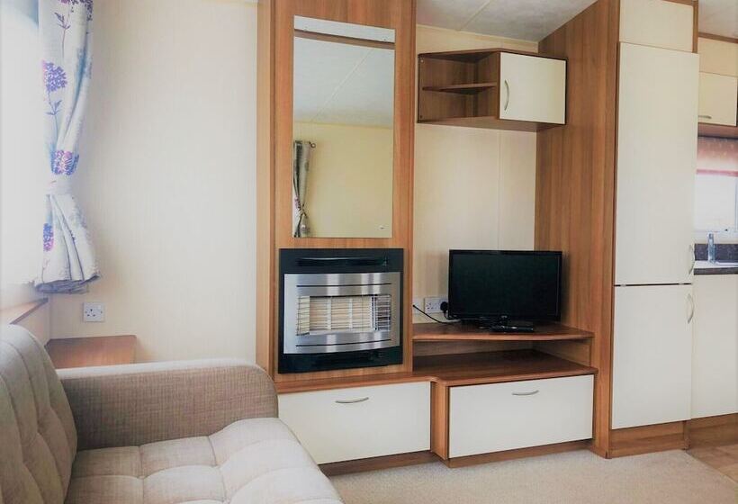 هتل The Chase Holiday Park