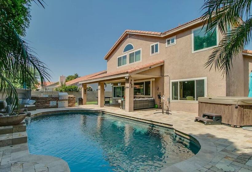 Luxe Scottsdale Home W/pool, Spa, & Tesla Charger