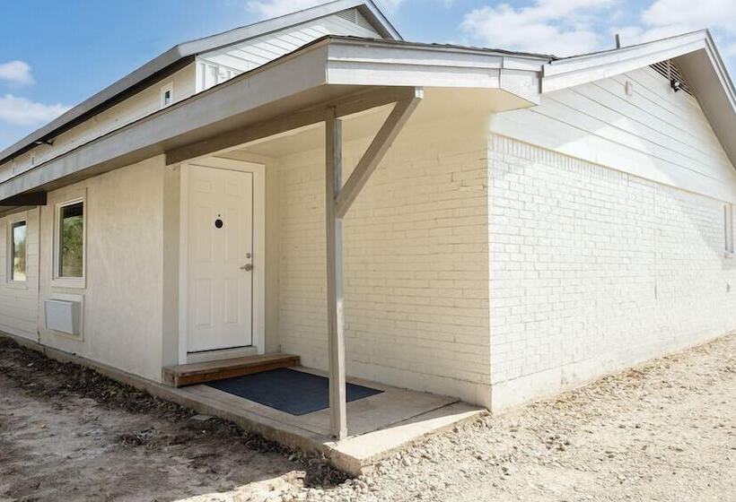 모텔 Extended Stay Gun Barrel City