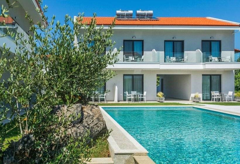 פנסיון Alexmare Hotel Fourka