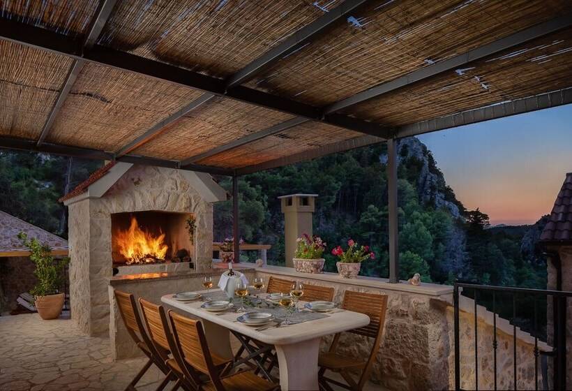 펜션 Rustic Luxury Villa Fulmin