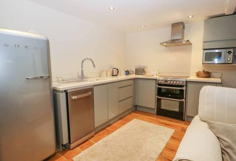 اقامتگاه Charming 2 Bed Cottage In Otley