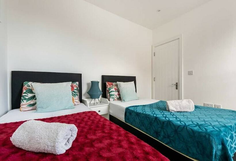 レジデンス Modern Apartment, Castle View Rochester, England