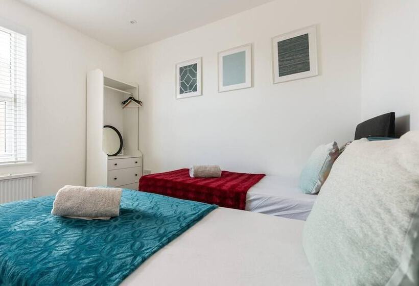 レジデンス Modern Apartment, Castle View Rochester, England