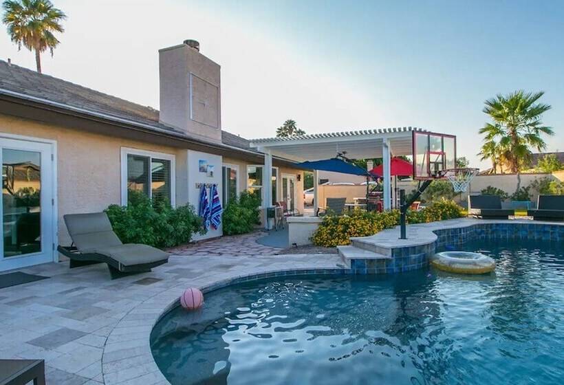 Spectacular Hilltop Home W/resort Like Backyard!