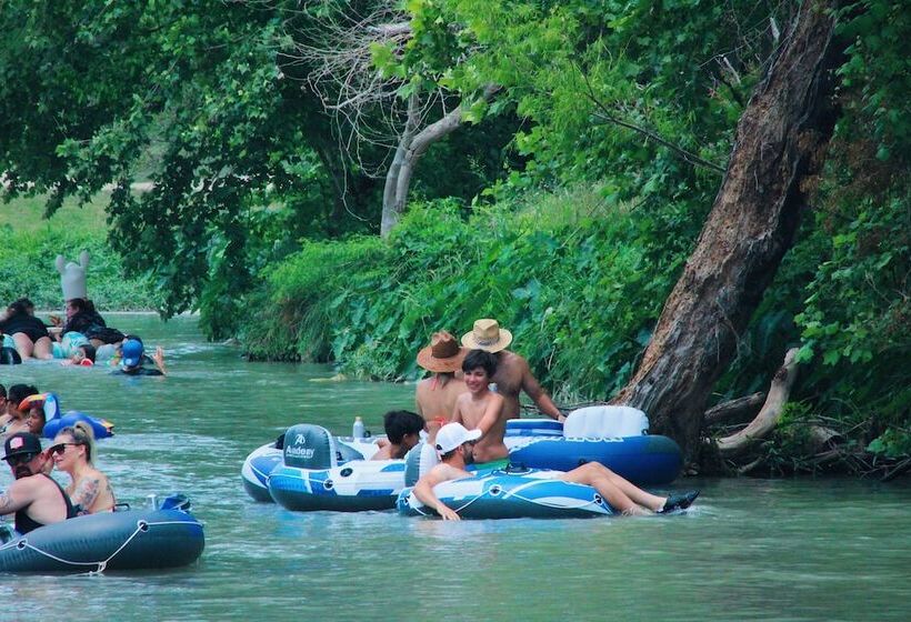 14 Blue River Camp Glamping Cabin