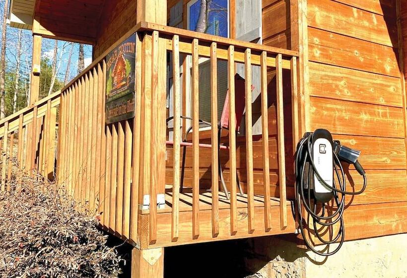 A Creekside On The Bluff