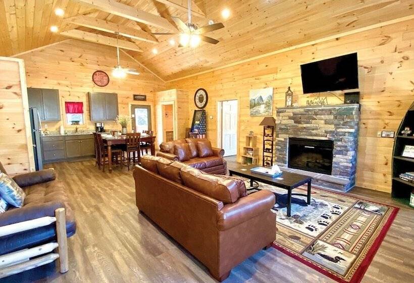 A Creekside On The Bluff