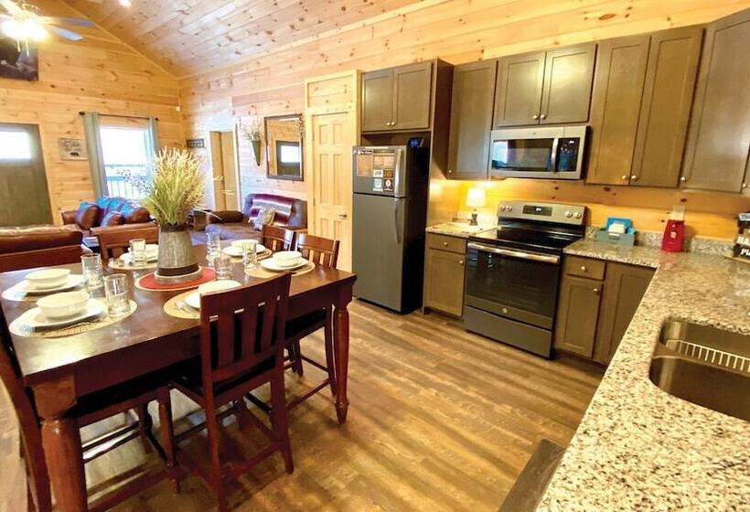 A Creekside On The Bluff