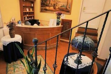 Carpediem. Apartment With 59 Steps Gradini. In The Center Of Amalfi At 650 Mt From The Sea With Paym