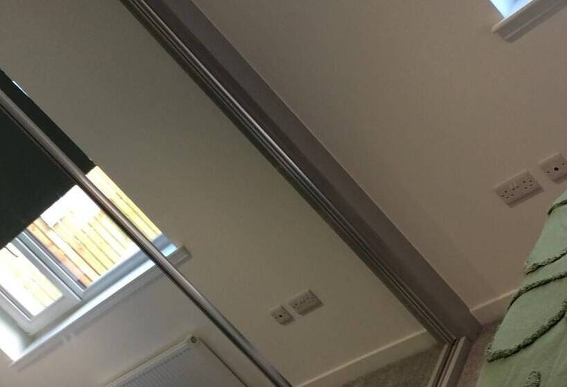 Beautiful Coastal Cottage In St Monans, Scotland