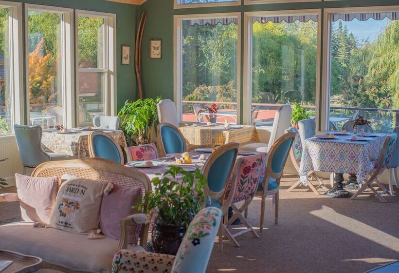 تختخواب و صبحانه Country Willows Inn And Estate