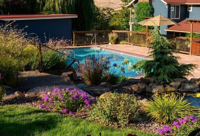 تختخواب و صبحانه Country Willows Inn And Estate