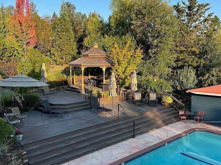 تختخواب و صبحانه Country Willows Inn And Estate
