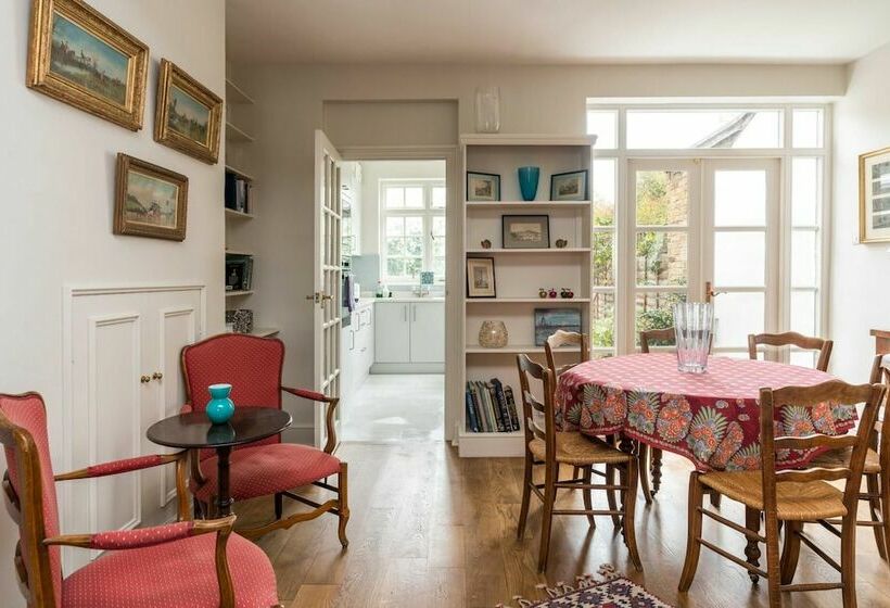 Charming 2bd Garden House  Hammersmith