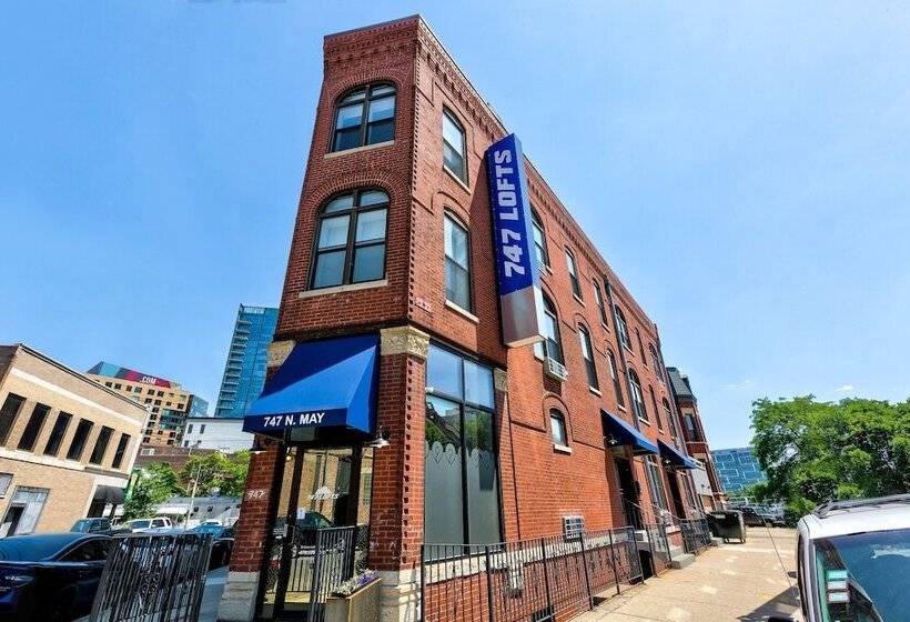 Enjoy A Little Me Time At Your Own Personal Oasis In The Windy City   747 Lofts Cabin 206 By Redawni