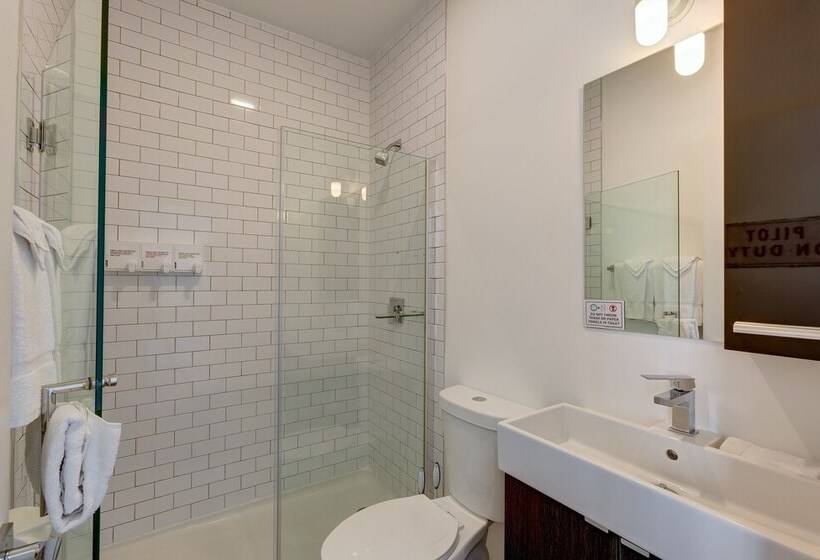 Ground Floor Studios In Chicago By 747 Lofts
