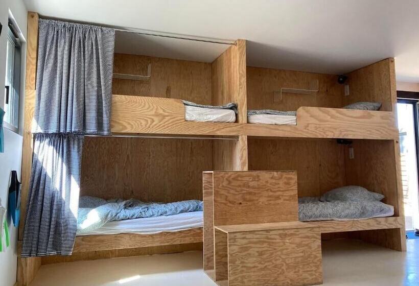 Hostel Manusurf