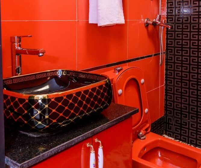 هتل Hôtel La Principauté Douala Bonapriso