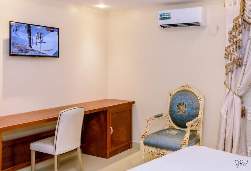 هتل Hôtel La Principauté Douala Bonapriso