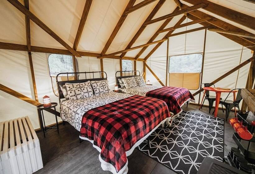 בית מלון כפרי North Shore Camping Company