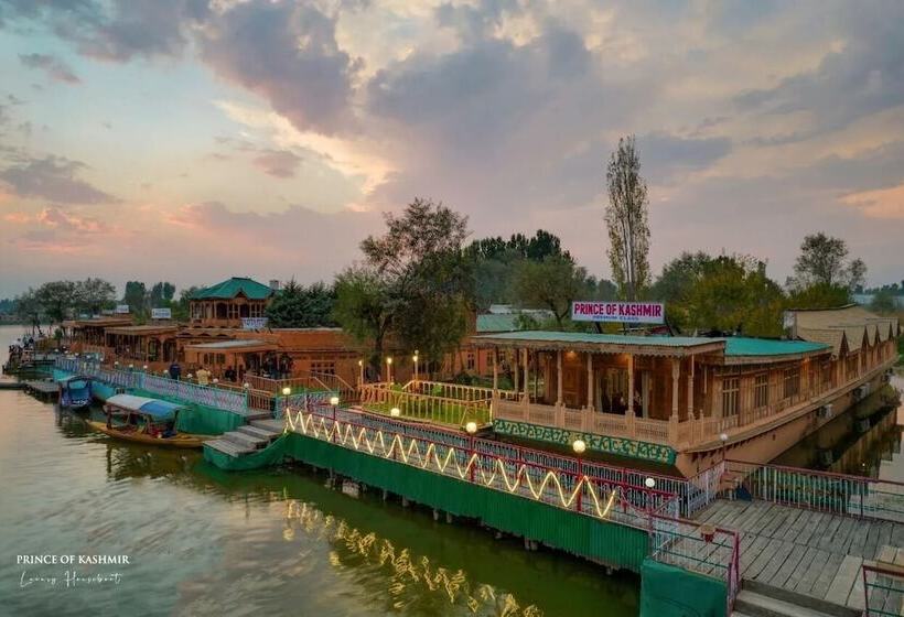 هتل Prince Of Kashmir Luxury Houseboat